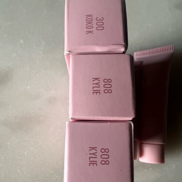 🌸Kylie Cosmetics Lot - Picture 2 of 3